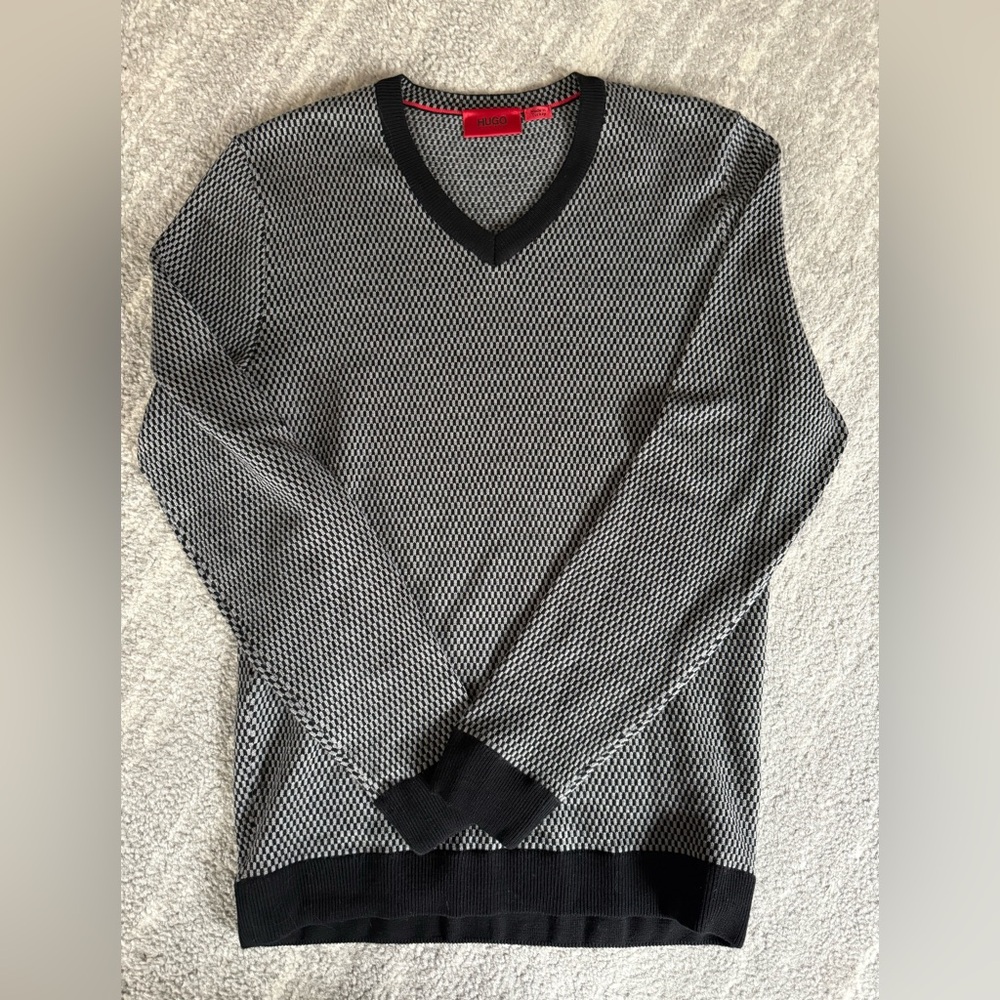 HUGO Monochrome V-Neck Sweater